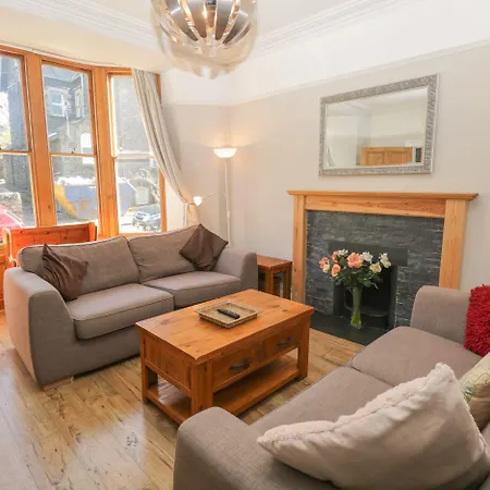 48 Oak Street Holiday home *