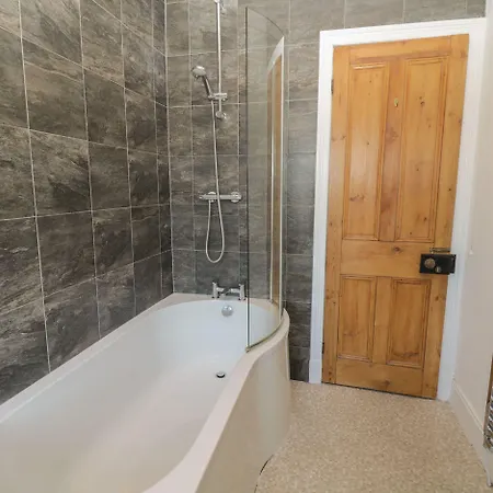 48 Oak Street Windermere